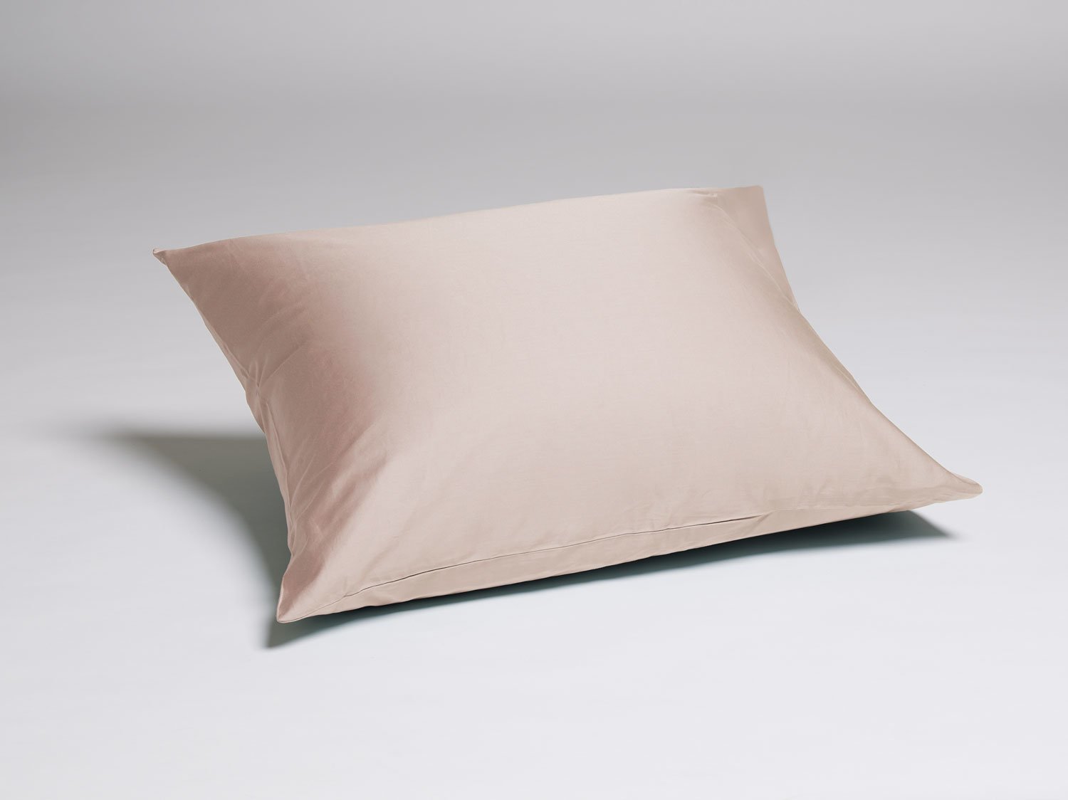 Yumeko Kussensloop katoen satijn dusty rose 50x60 100 biologisch en fairtrade katoen, satijn geweven