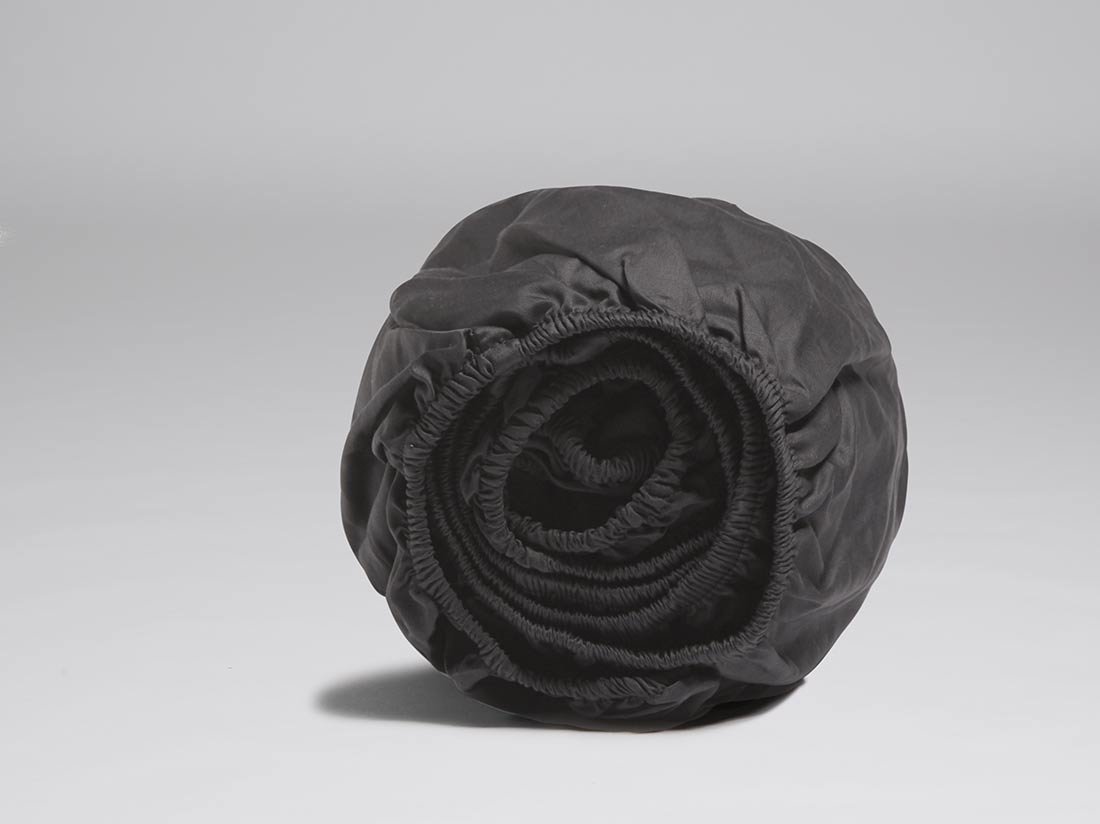 Yumeko Hoeslaken katoen satijn dark anthracite 100x200x30 100 biologisch en fairtrade katoen, satijn geweven