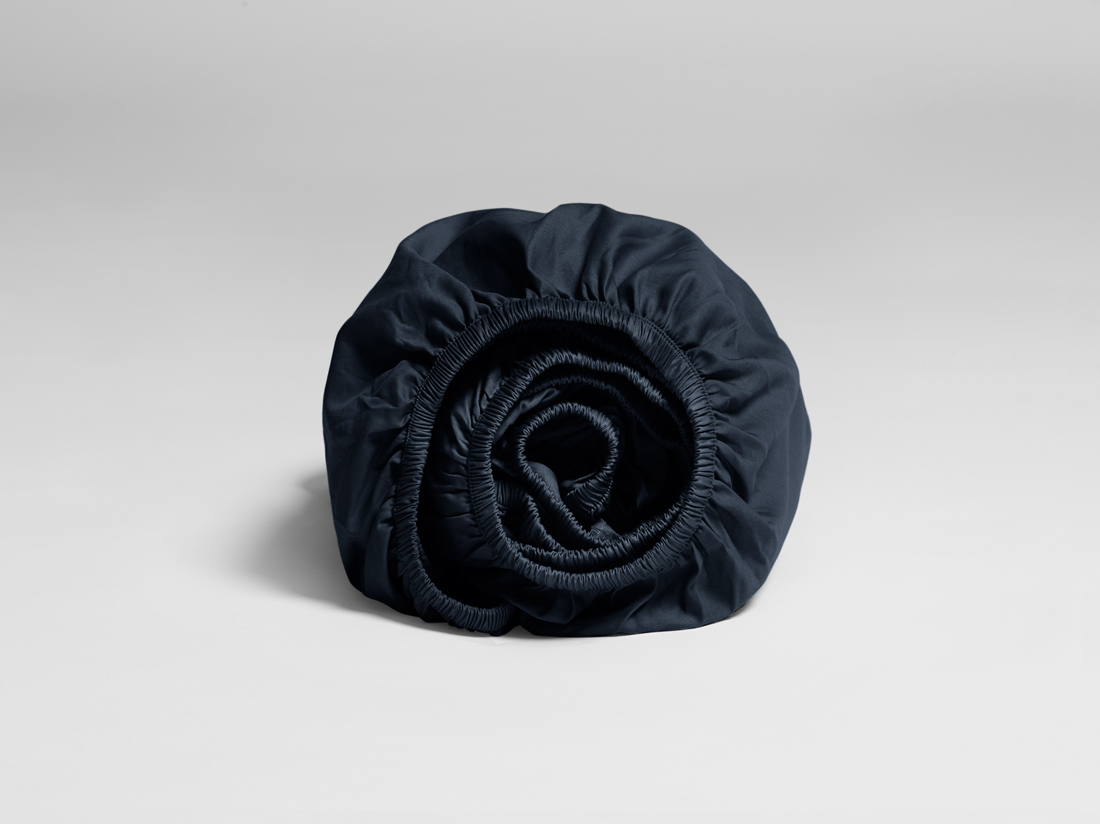 Yumeko Hoeslaken katoen satijn blueberry 180x200x30 100 biologisch en fairtrade katoen, satijn geweven