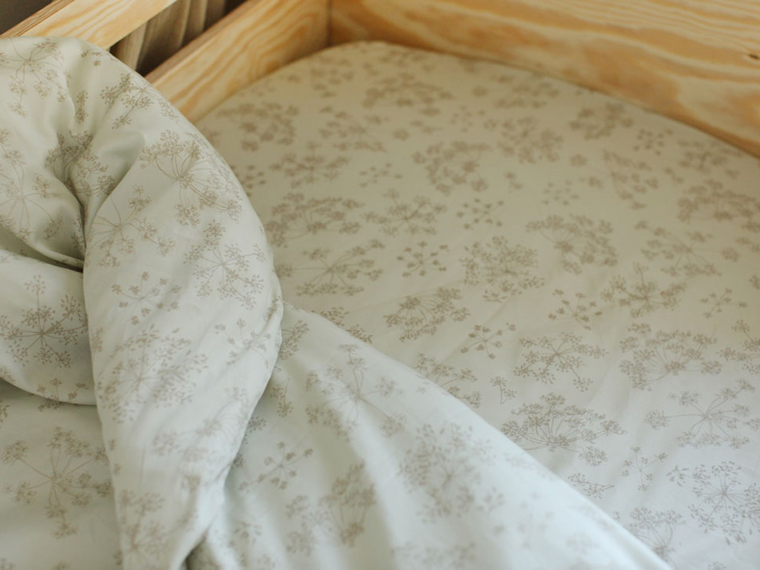 Yumeko Kinderhoeslaken katoen satijn natural bloom 100 biologisch katoen, satijn geweven