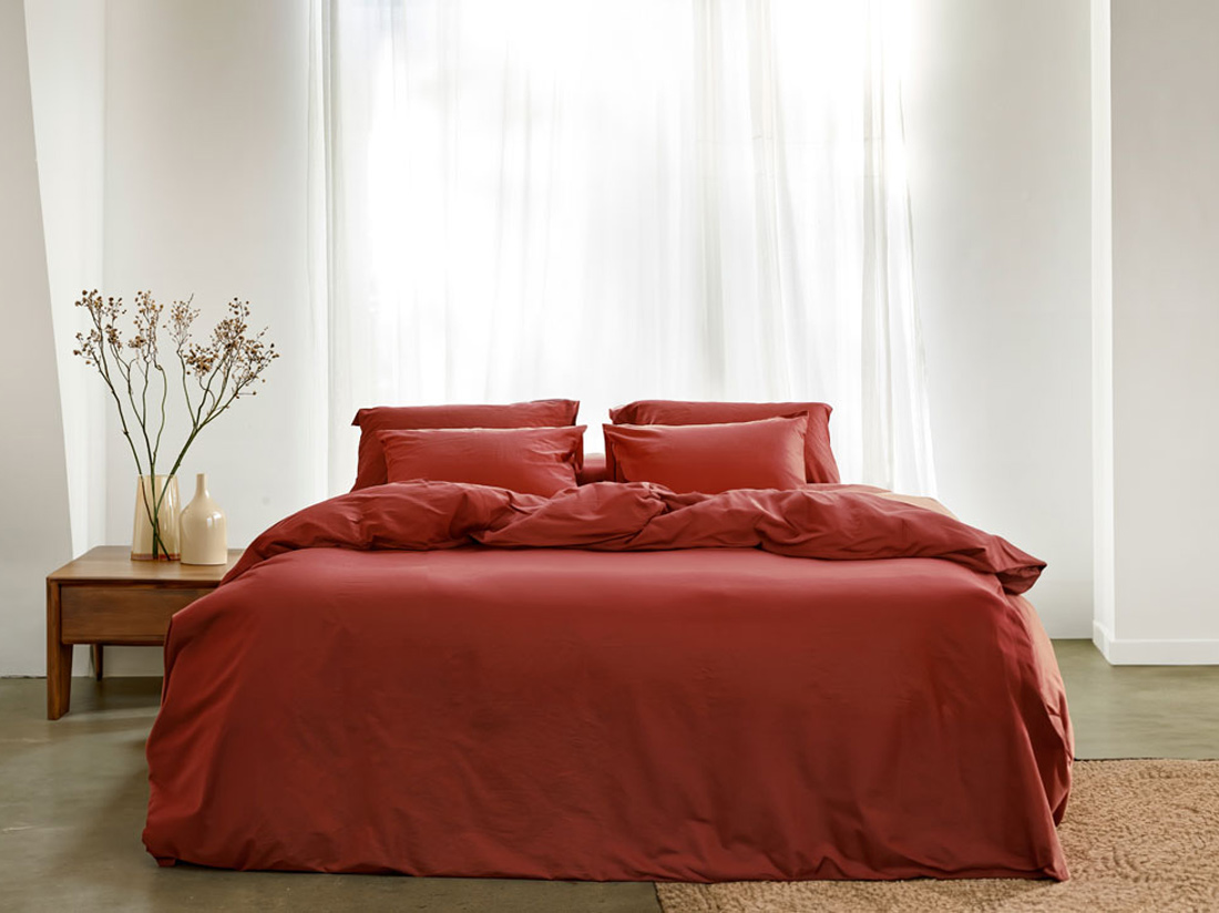 Yumeko Dekbedovertrek katoen satijn radiant red 100 biologisch en fairtrade katoen, satijn geweven