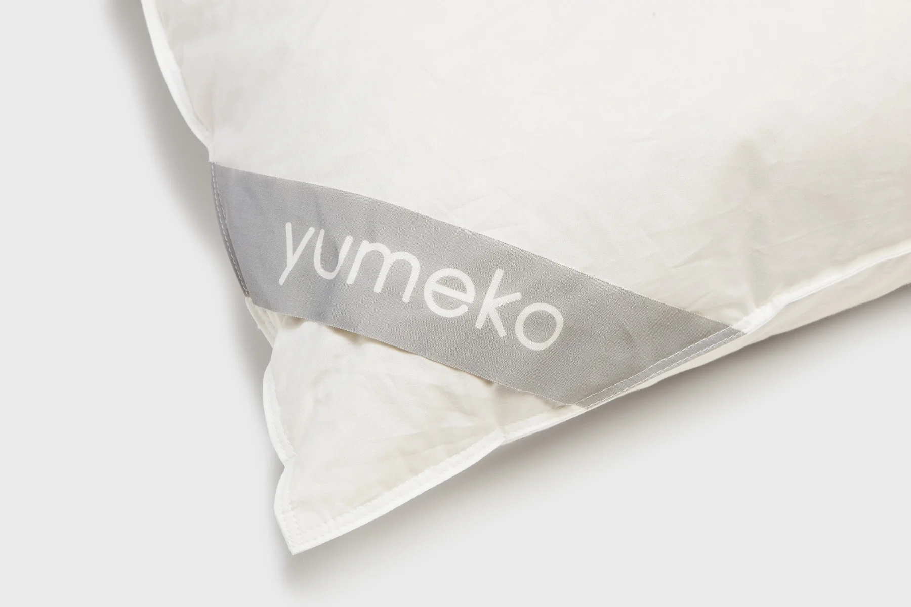 Kussen dons deluxe 60x70 medium from Yumeko