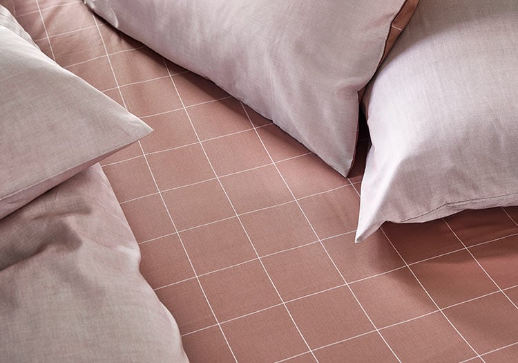 shopthelook-duvet-cover-set-cotton-tencel-blush-windowpane