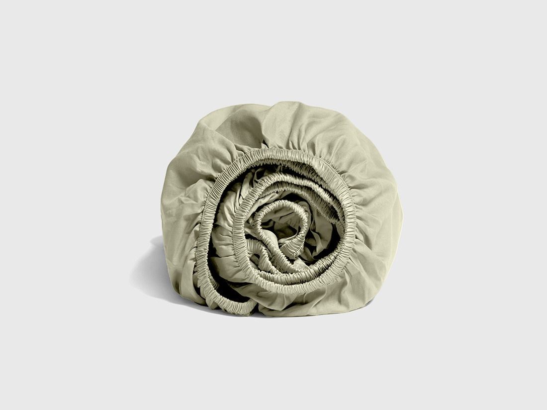 Dra-på-lakan bomullssatin light olive