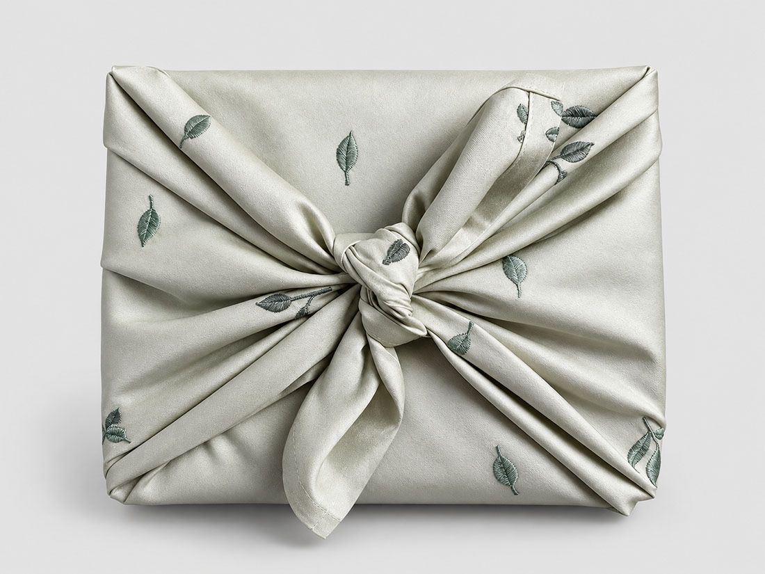 Emballage cadeau réutilisable en satin de coton botanique