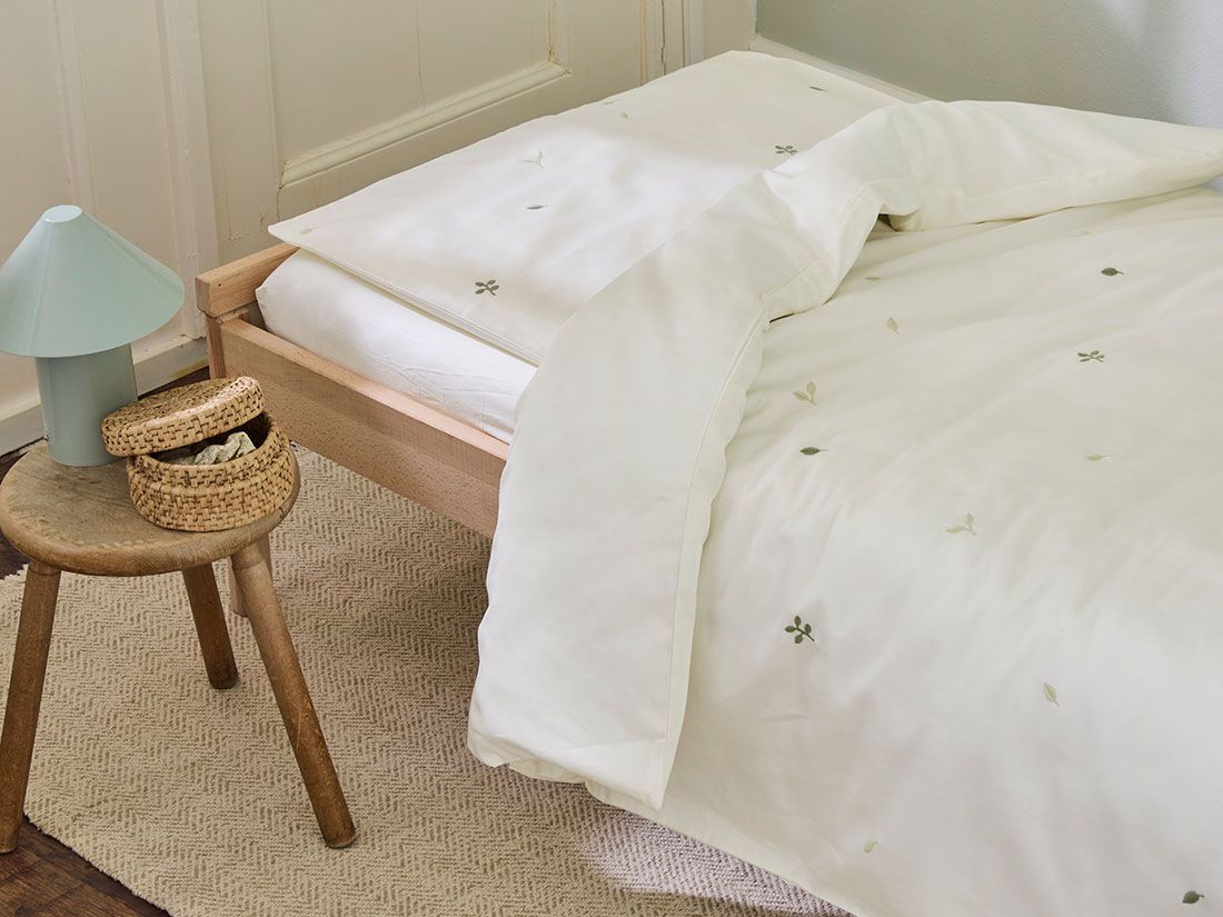 Kinderbettwäsche Baumwollsatin Warm White Botanical