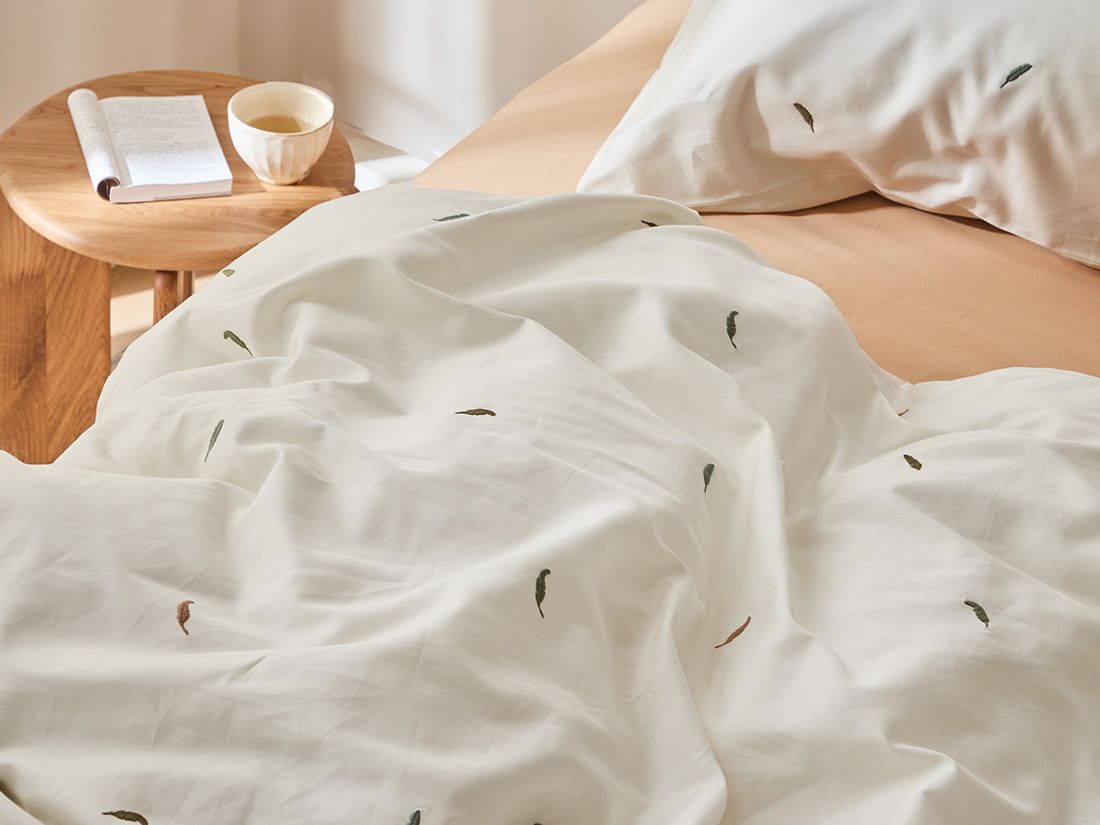 Dekbedovertrek katoensatijn multicolour feather