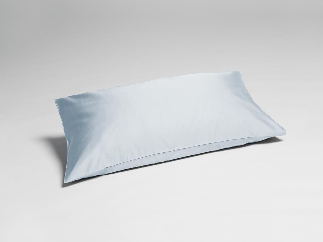 Kussensloop katoensatijn sky blue