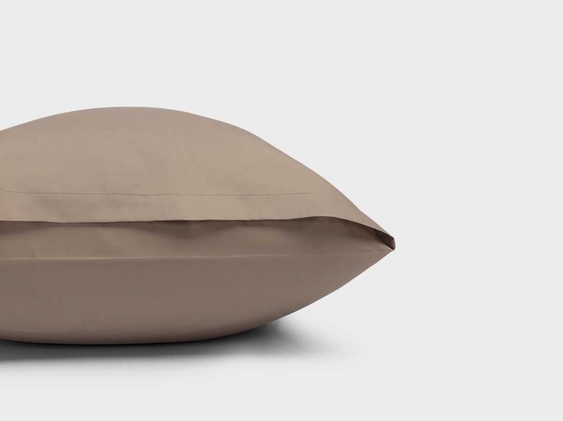 Dekbedovertrek katoensatijn warm taupe seashell
