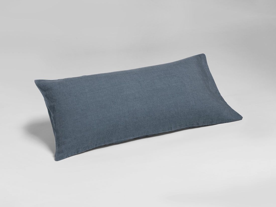 Taie d'oreiller lin lavé bleu terre