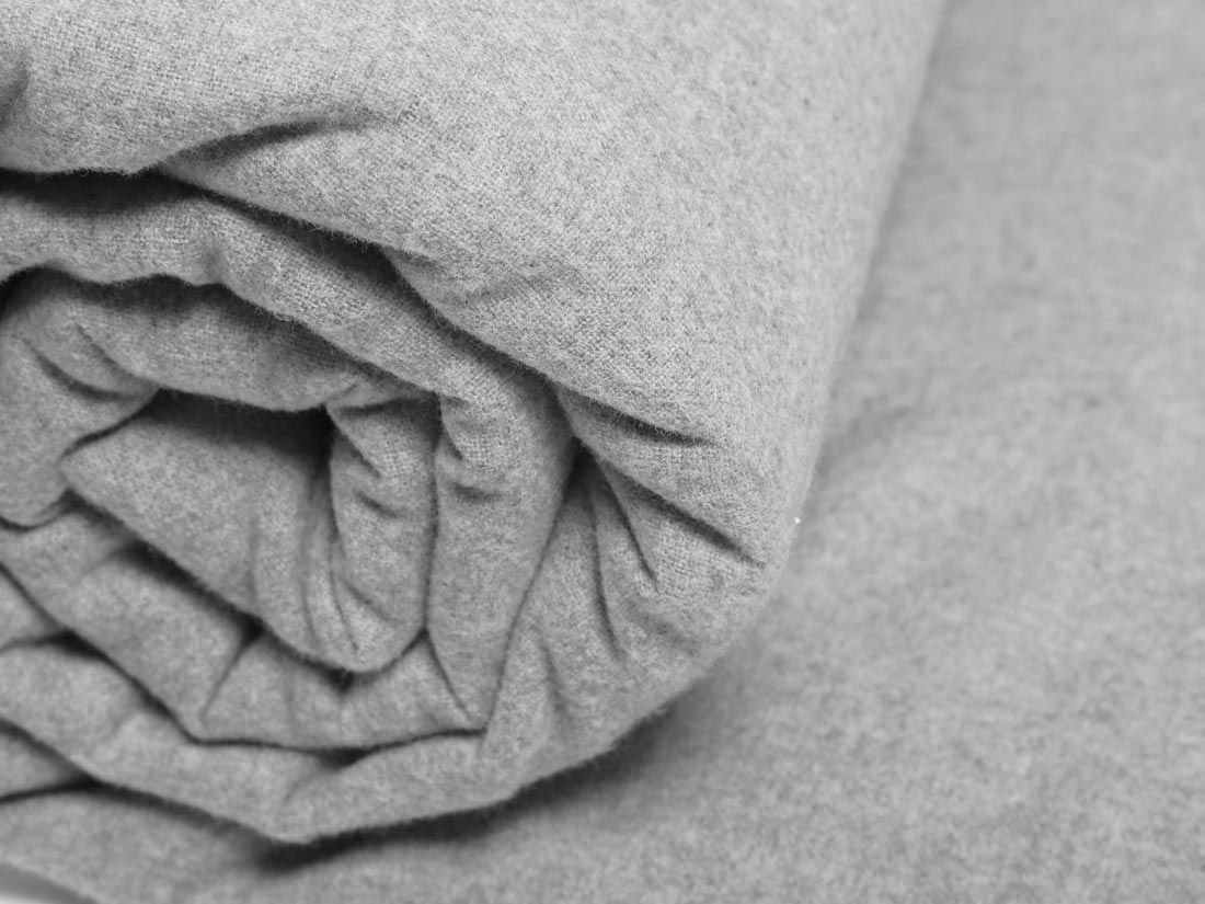 Drap plat flanelle de coton gris clair
