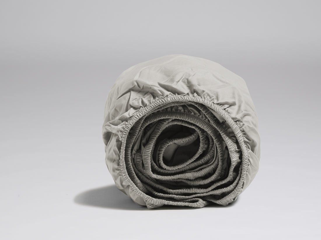 Dra-på-lakan percale misty grey 90x200x30