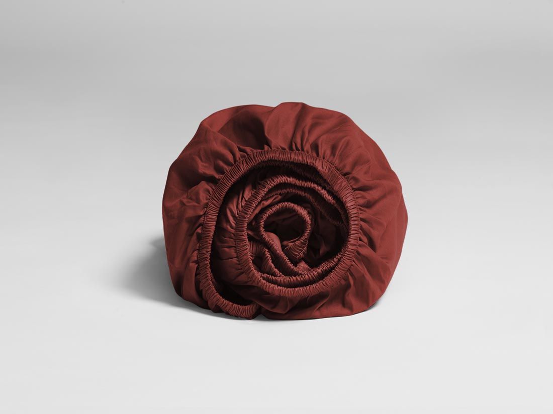 Drap-housse satin de coton rouge éclatant 90x210x30