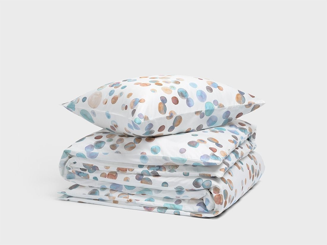 Påslakanset bomullssatin watercolor dots multicolor