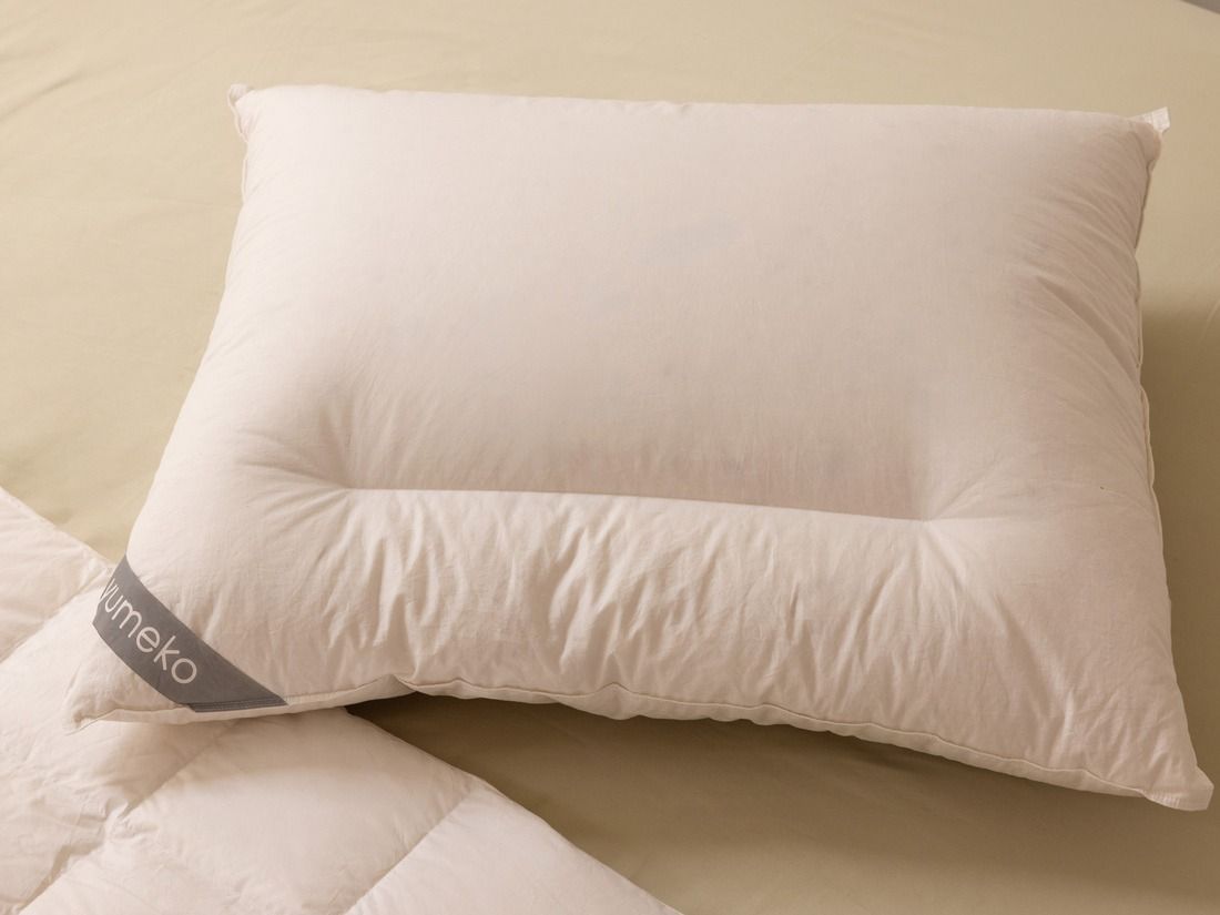 Daunenkissen Deluxe 80x80 Medium