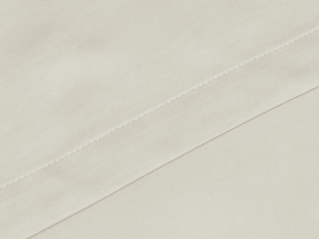 Drap plat satin de coton gris sable