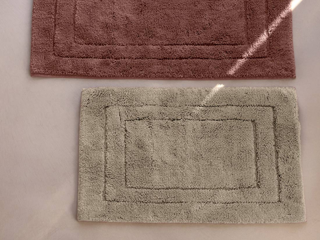 Badrumsmatta deluxe warm taupe 50x80