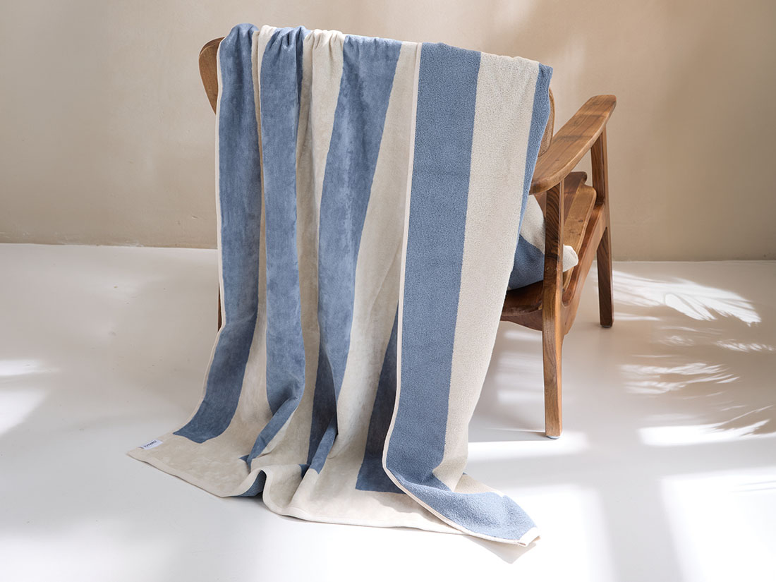 Drap de plage en velours à rayures bleu délavé 100x180 - 1 pc