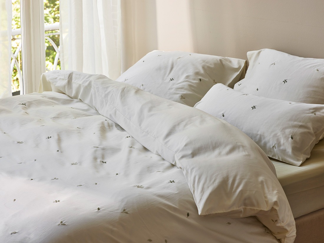 Parure de lit satin de coton blanc chaud botanique