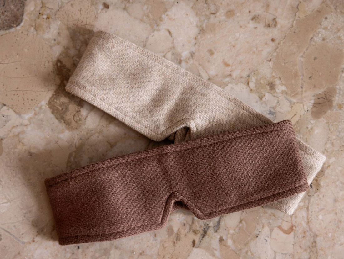 Masque de nuit en maille de coton marron cacao